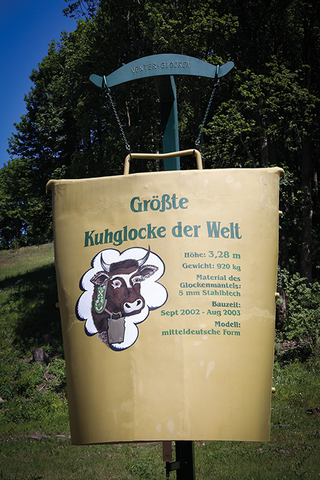 Größte Kuhglocke der Welt in Kleinschmalkalden - Gemeinde Floh-Seligenthal am Rennsteig