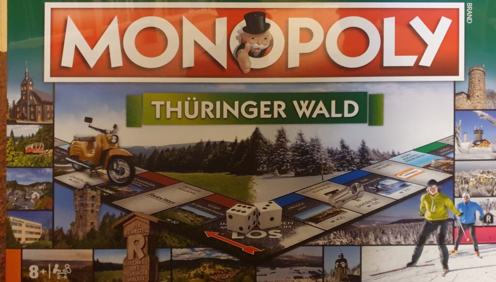 Spielschachtel Monopoly Thüringer Wald mit Spielfeld, Würfeln und regionalen Motiven